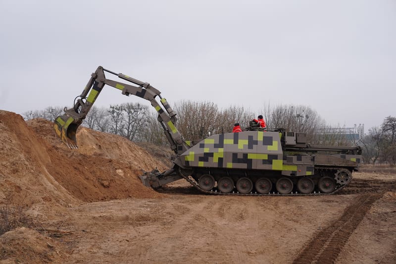 Rheinmetall Demonstrates the Kodiak Armored Engineer Vehicle (AEV 3) in Poland post image